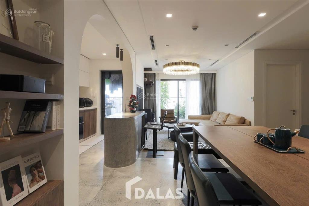 Chuyển công tác chính chủ bán cc kosmo tây hồ 118m2 đông nam view hồ tây