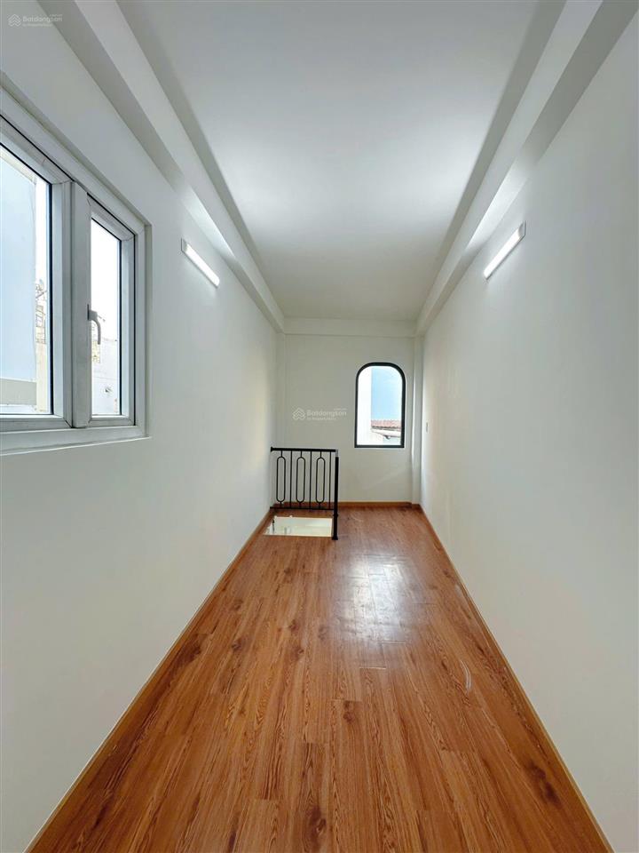 Bán nhà khánh hội dt 68m², 1 trệt 2 lầu, sổ hồng riêng, hoàn công đầy đủ  chính chủ 0905 944 ***