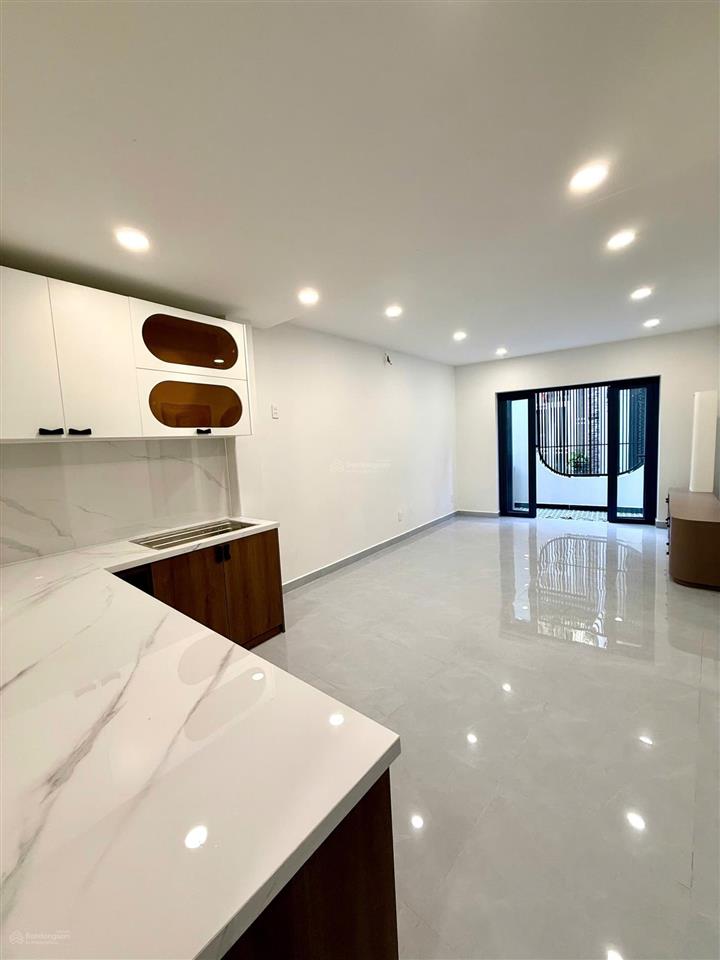 Bán nhà khánh hội dt 68m², 1 trệt 2 lầu, sổ hồng riêng, hoàn công đầy đủ  chính chủ 0905 944 ***