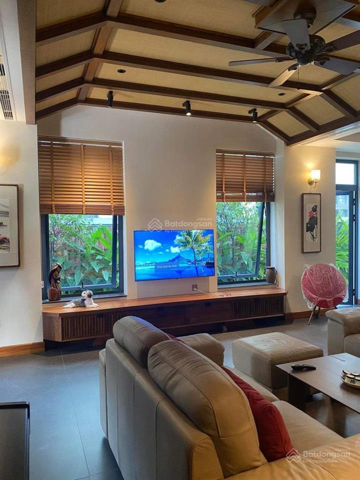 Cho thuê biệt thự vinhomes riverside nhà mới, sạch sẽ, vào ở ngay