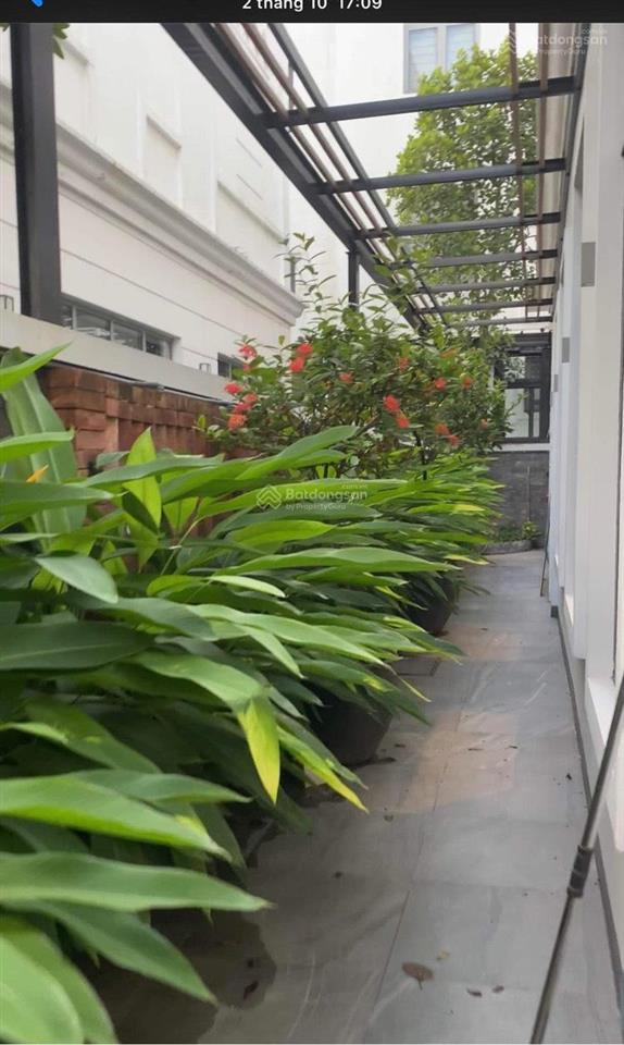Cho thuê biệt thự vinhomes riverside nhà mới, sạch sẽ, vào ở ngay