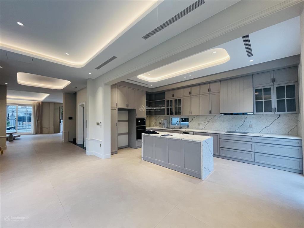 Cho thuê biệt thự đơn lập 400m² vinhomes riverside hoàn thiện full đồ mới tinh, chưa ở