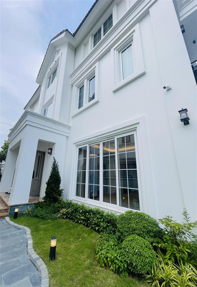 Cho thuê biệt thự đơn lập 400m² vinhomes riverside hoàn thiện full đồ mới tinh, chưa ở