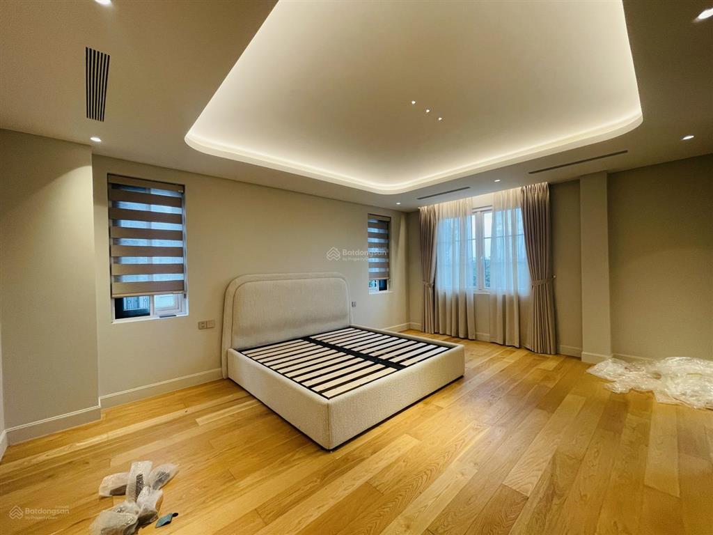 Cho thuê biệt thự đơn lập 400m² vinhomes riverside hoàn thiện full đồ mới tinh, chưa ở