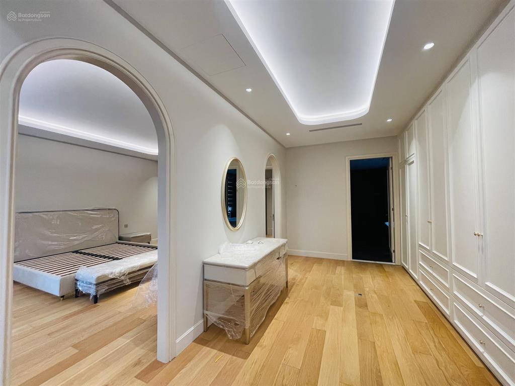 Cho thuê biệt thự đơn lập 400m² vinhomes riverside hoàn thiện full đồ mới tinh, chưa ở