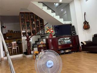 Nhà 3 tầng ngã tư thủ đức nhà 92m2 giá hơn 6 tỷ