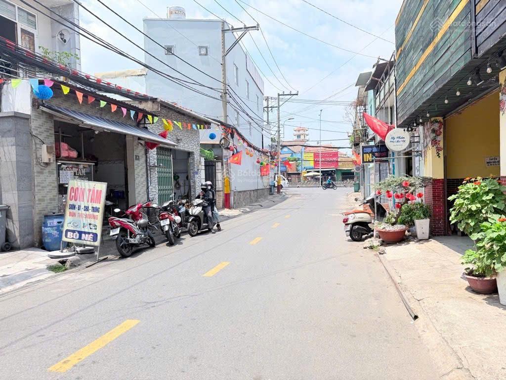 Nhà diện tích lớn 155m²  ngang 7m  ô tô đậu cửa gần cầu vượt linh xuân giá 7 tỷ tl
