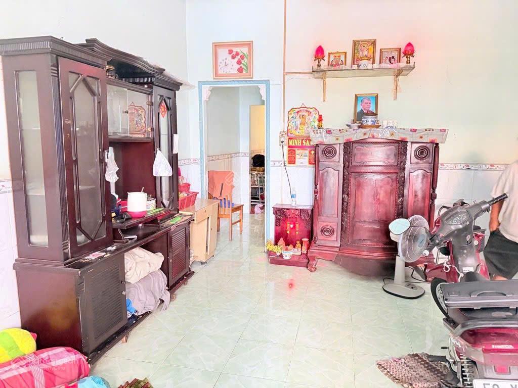 Nhà diện tích lớn 155m²  ngang 7m  ô tô đậu cửa gần cầu vượt linh xuân giá 7 tỷ tl