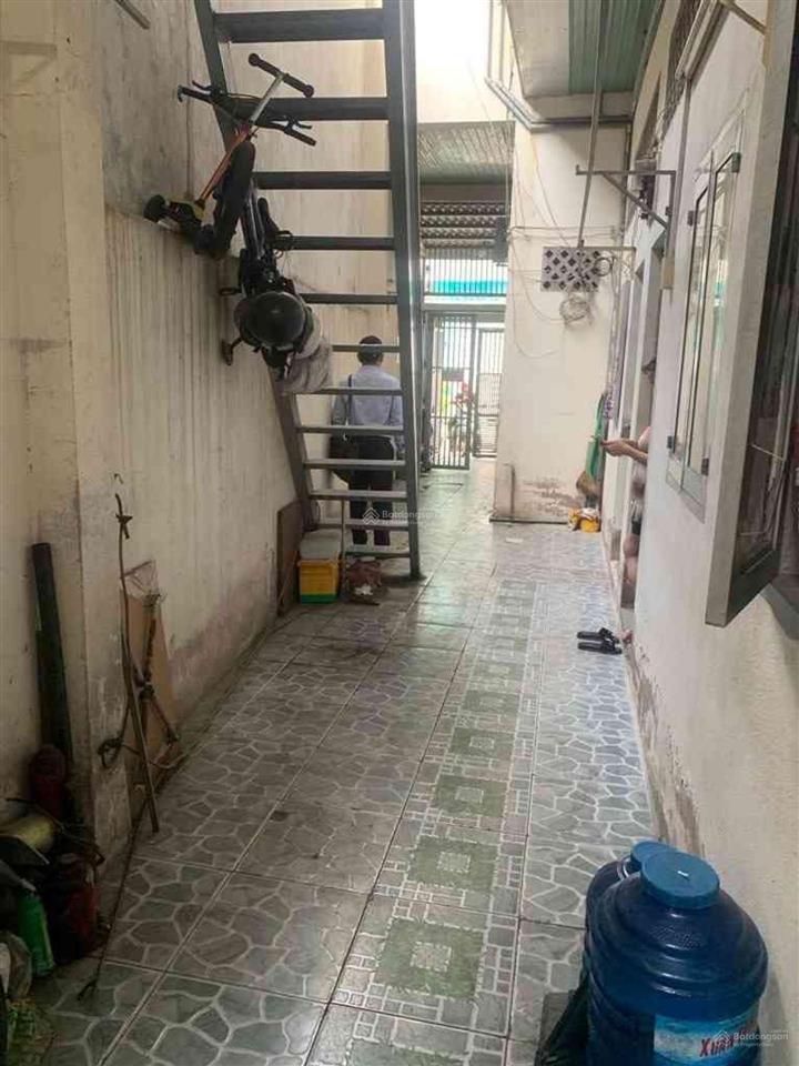 Nhà gần 100m2 giá 4 tỷ có phòng cho thuê