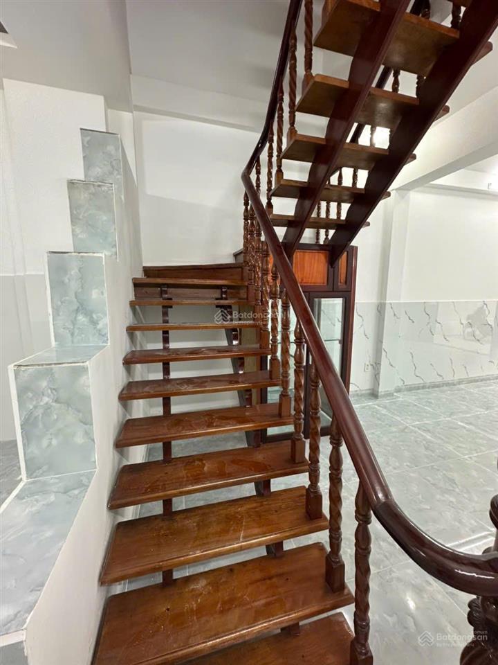 Bán nhanh nhà 2 tầng p.hiệp bình phước cách quốc lộ 13 chỉ 70m, đường ôtô tránh nhau 101m2 giá tốt