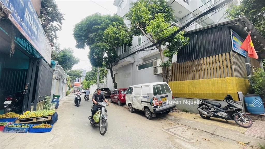 Ngộp  bán đất tặng dãy trọ 200m2 ngang 9.2m ngay trường đại học ngân hàng thích hợp xây chdv