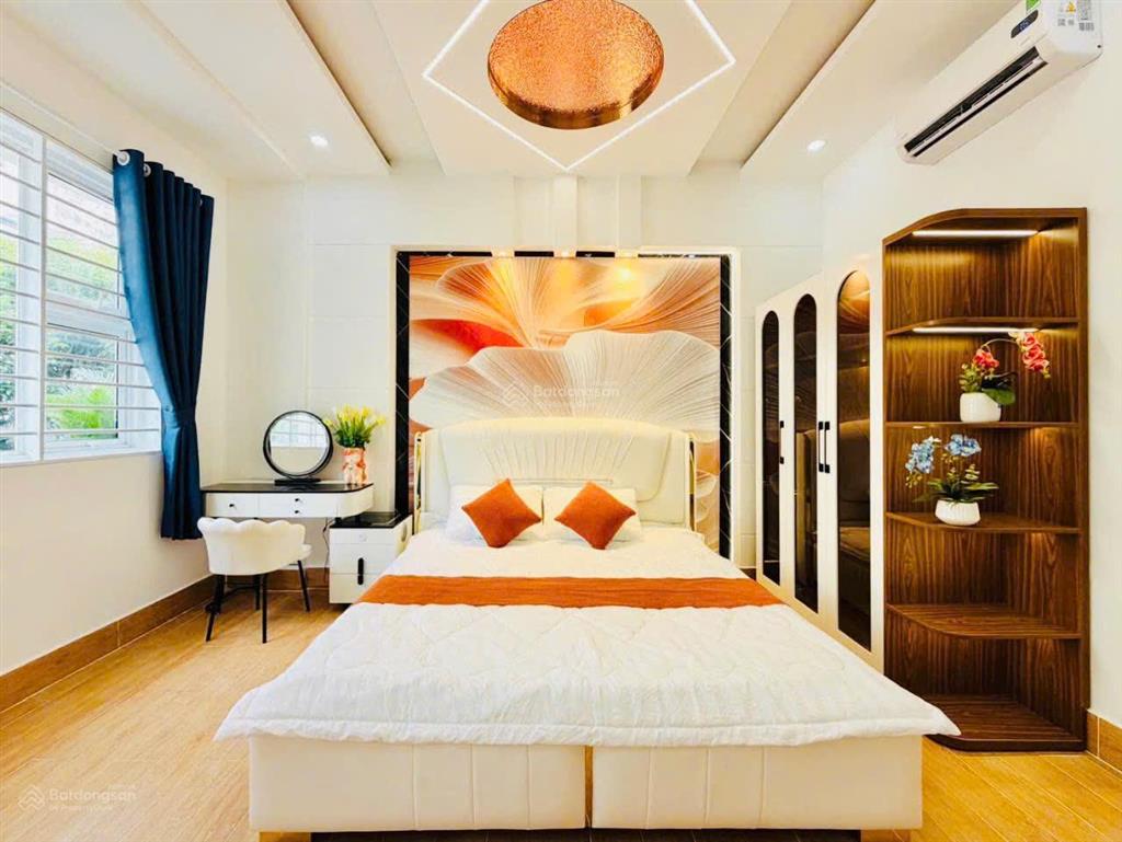 Bán nhà mặt tiền kinh doanh đường trần phú phường 4 quận 5, dt 4x22m, trệt 2 lầu st, giá 18 tỷ