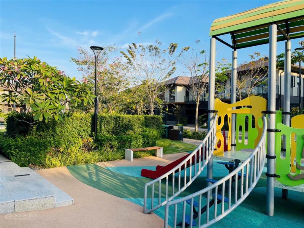 Biệt thự đơn lập 225m2 bán 10 tỷ thanh toán 30%, hỗ trợ vay 70%, ls tốt.  0938 919 ***