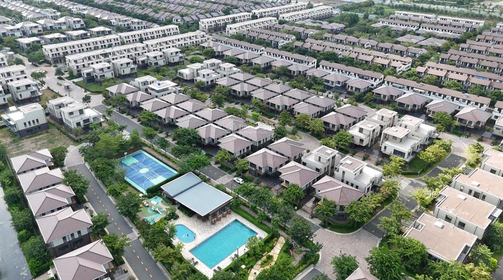 Biệt thự đơn lập 225m2 bán 10 tỷ thanh toán 30%, hỗ trợ vay 70%, ls tốt.  0938 919 ***
