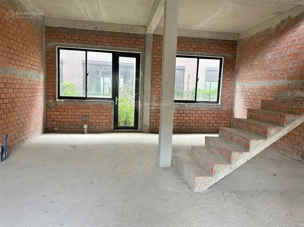 Bán gấp nhà phố vườn 2 lầu  giá 4.8 tỷ   0938 919 ***