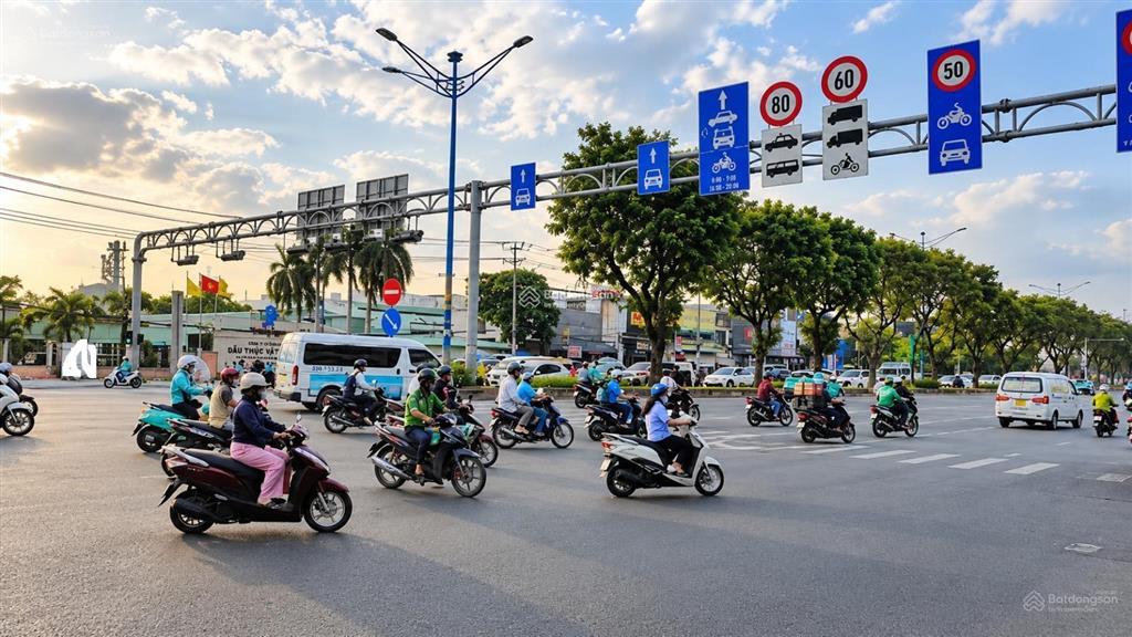 Mặt tiền ngay coopmart phan văn hớn, p. đông hưng thuận giảm mạnh 1 tỷ còn chỉ 12.5 tỷ