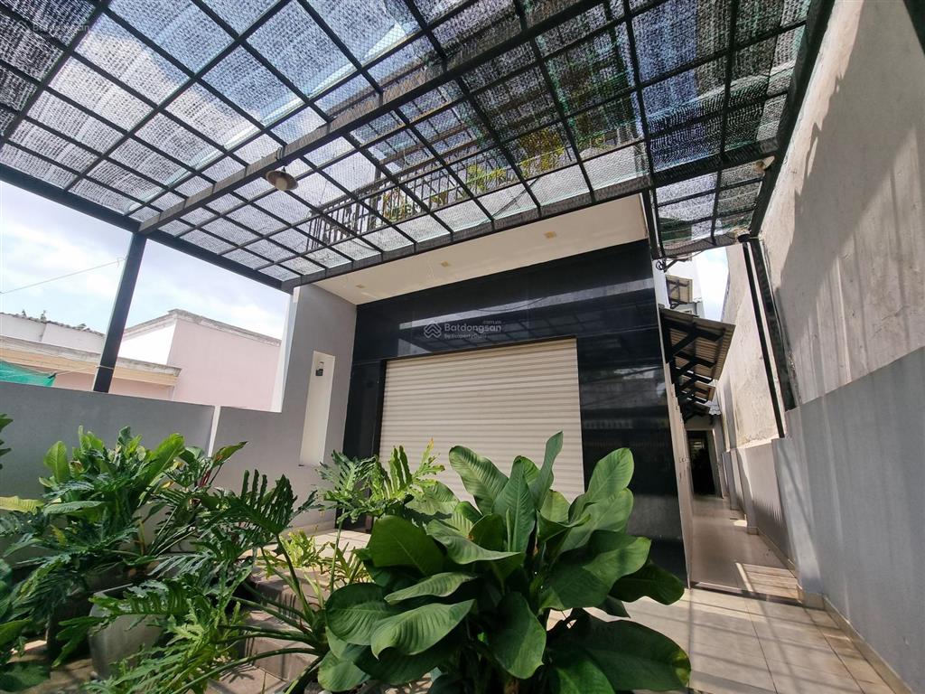 Giá tốt 161,8m2 chỉ 5,9 tỷ  nhà 2 lầu full nội thất hẻm xe hơi sát mặt tiền nguyễn văn ràng