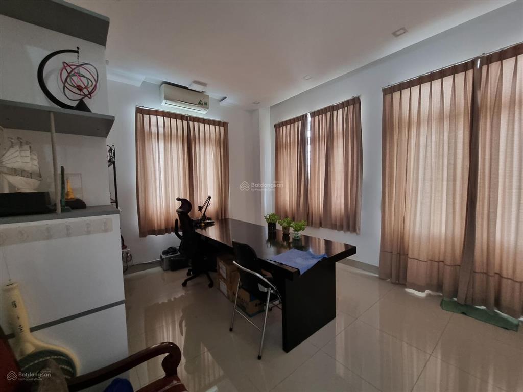 Giá tốt 161,8m2 chỉ 5,9 tỷ  nhà 2 lầu full nội thất hẻm xe hơi sát mặt tiền nguyễn văn ràng