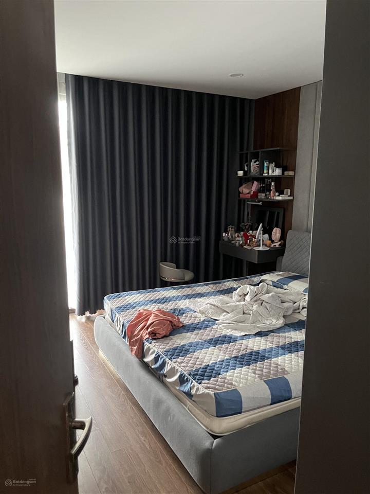 Chính chủ cần bán gấp căn hộ 4 phòng ngủ, 148m2 giá siêu tốt!