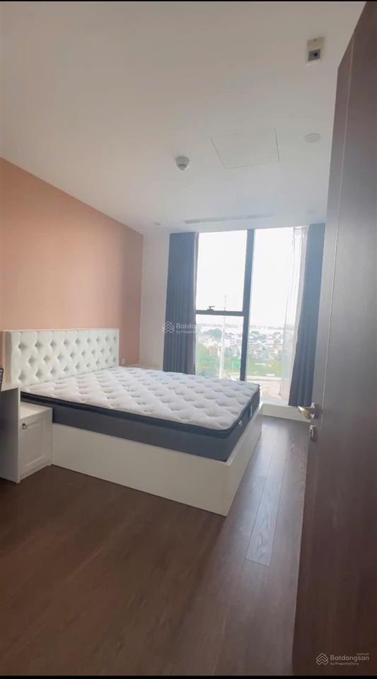 Chính chủ bán căn 106m sunshine city, view sông, sổ hồng, có vườn treo, 10,6 tỷ bao phí