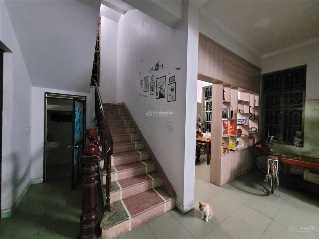 Nhà 3 tầng lô góc ô tô tránh tổ 16 tt đông anh  6,3 tỷ