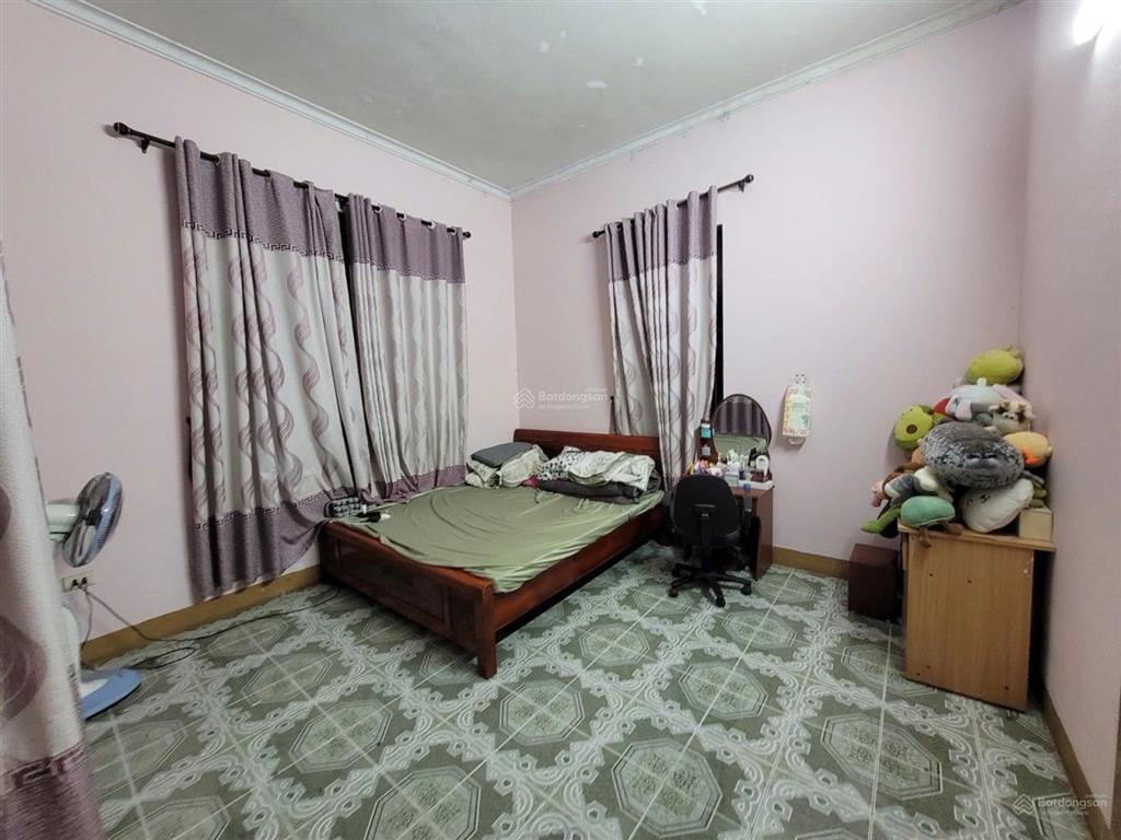 Nhà 3 tầng lô góc ô tô tránh tổ 16 tt đông anh  6,3 tỷ
