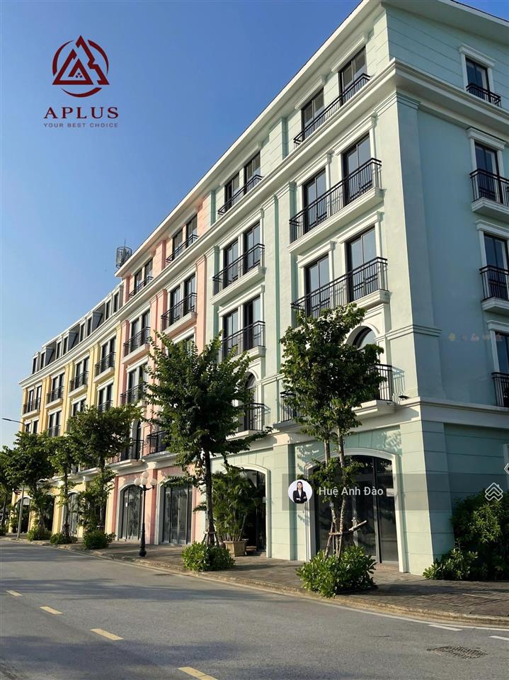 Harbor bay căn view công viên  nhà vuông vắn  nổi bật làm việc chính chủ