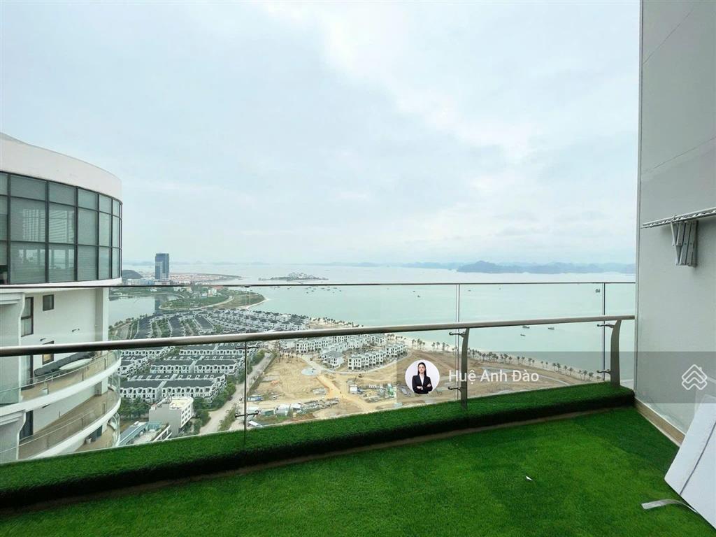 Bán căn duplex 2 phòng ngủ citadines view đảo rều, vịnh di sản ban công rộng
