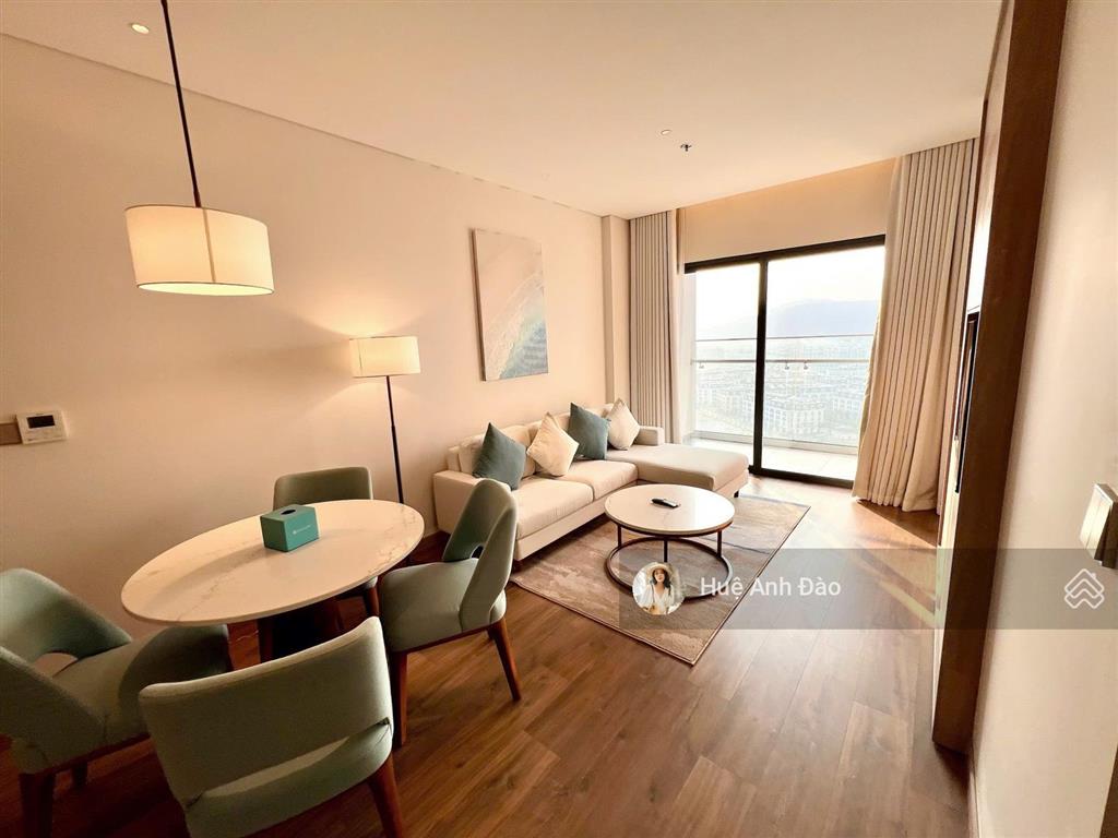A la carte bán căn 2 phòng ngủ tòa a, view biển  không che chắn  căn giá tốt thị trường