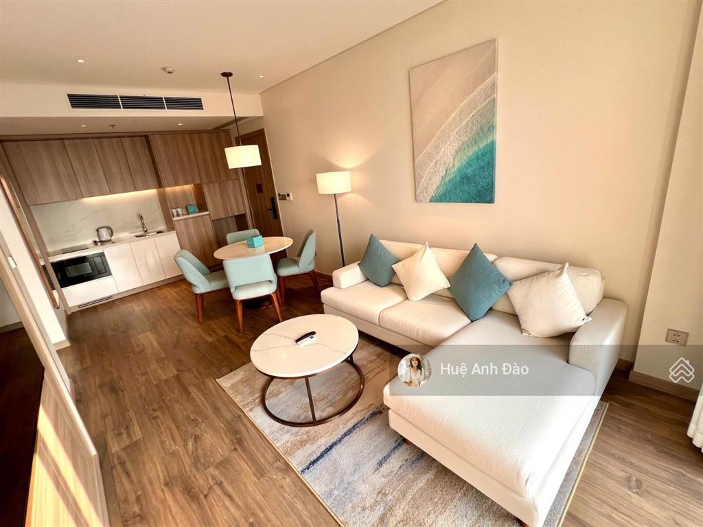 A la carte bán căn 2 phòng ngủ tòa a, view biển  không che chắn  căn giá tốt thị trường
