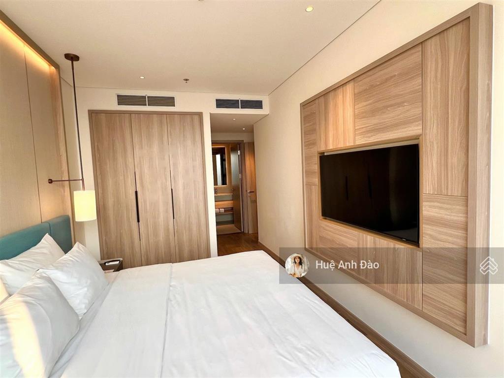 A la carte bán căn 2 phòng ngủ tòa a, view biển  không che chắn  căn giá tốt thị trường