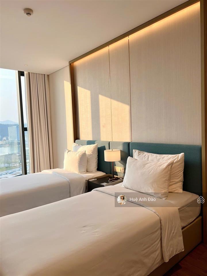 A la carte bán căn 2 phòng ngủ tòa a, view biển  không che chắn  căn giá tốt thị trường