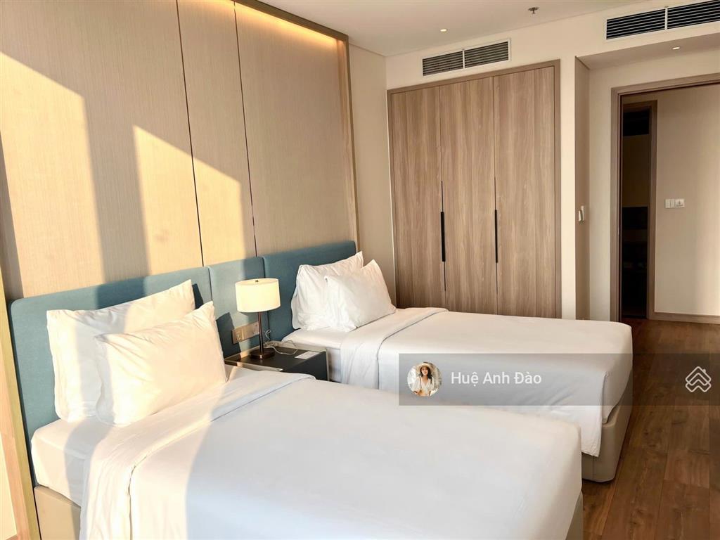 A la carte bán căn 2 phòng ngủ tòa a, view biển  không che chắn  căn giá tốt thị trường