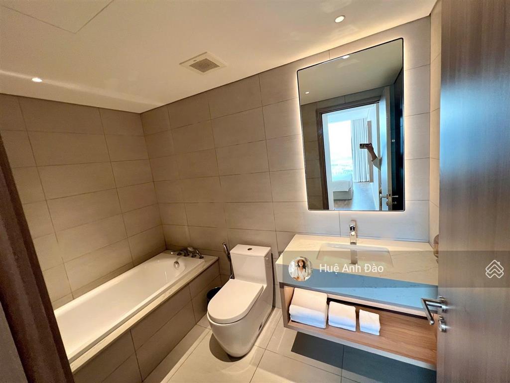 A la carte bán căn 2 phòng ngủ tòa a, view biển  không che chắn  căn giá tốt thị trường