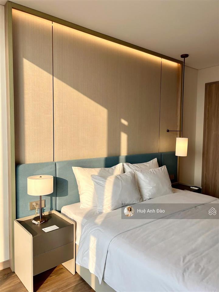 A la carte bán căn 2 phòng ngủ tòa a, view biển  không che chắn  căn giá tốt thị trường