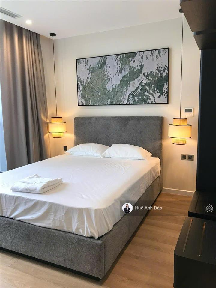 Bán nhanh căn 2 ngủ nhỏ 61m2  đủ đồ nội thất chỉ 3tỷ150