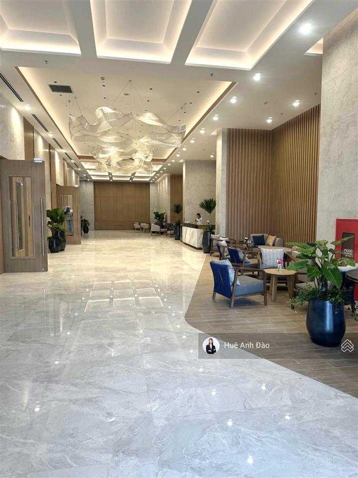 Bán nhanh căn 2 ngủ nhỏ 61m2  đủ đồ nội thất chỉ 3tỷ150
