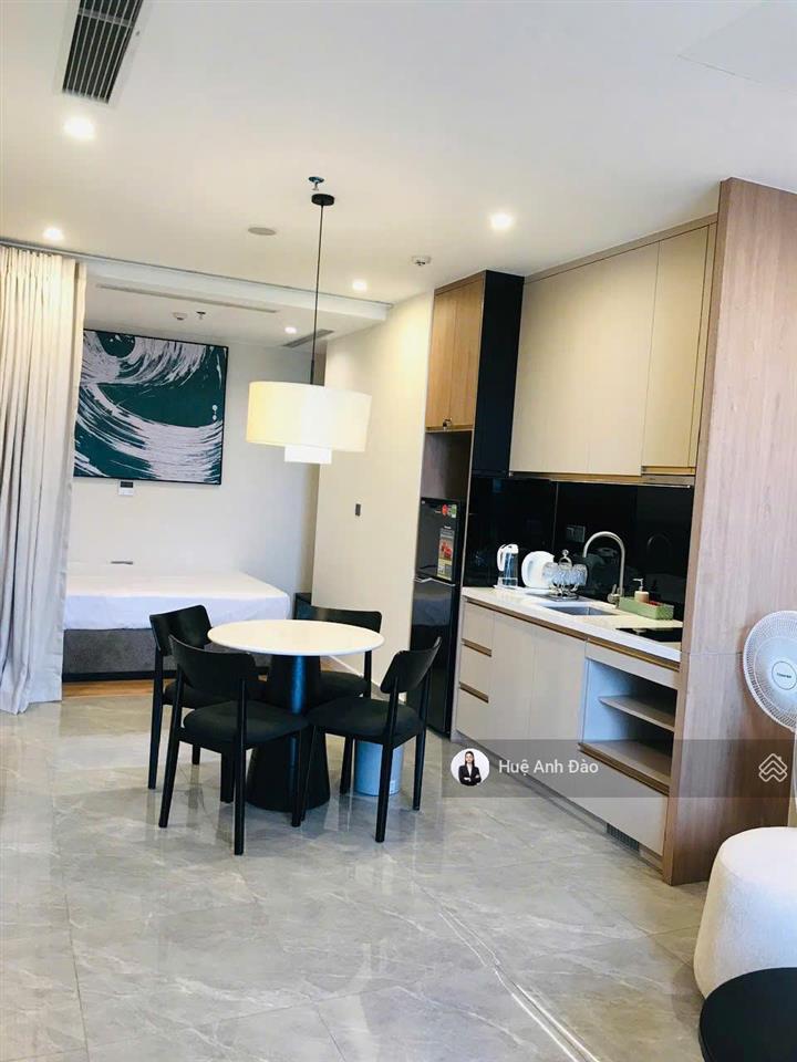 Bán nhanh căn 2 ngủ nhỏ 61m2  đủ đồ nội thất chỉ 3tỷ150