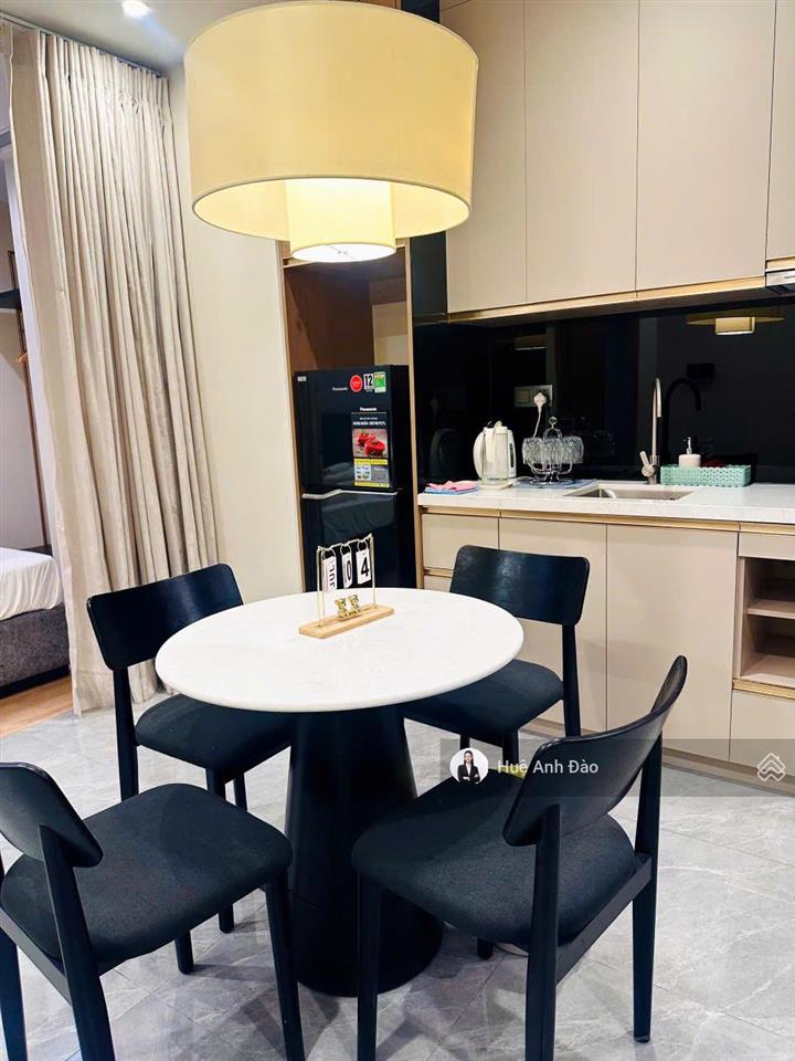 Bán nhanh căn 2 ngủ nhỏ 61m2  đủ đồ nội thất chỉ 3tỷ150
