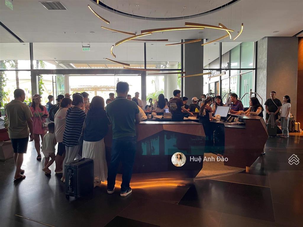 Đã nhận nhà + sẵn sổ đỏ  bán căn studio đông nam, mã chính diện biển view đảo rều!