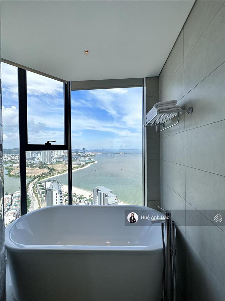 Cần tiền thanh khoản căn giá 2 ngủ alacarte  giá chỉ 5,1 tỷ