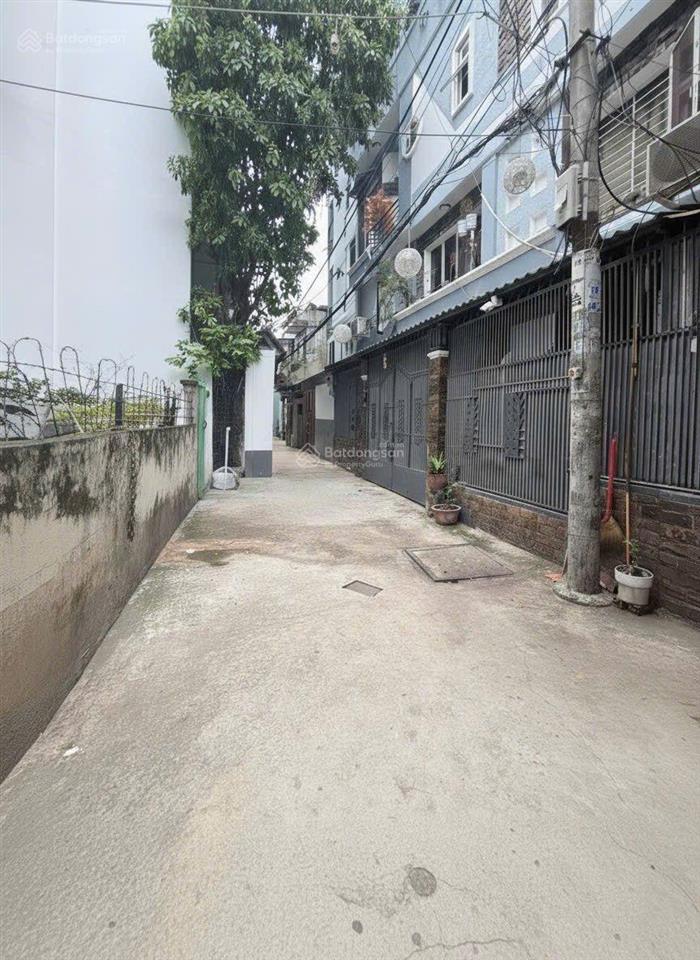 95m2 ngang 5.9m nở hậu hẻm xe hơi ô tô đỗ cổng chỉ 98tr/m2, 9.4 tỹ tl