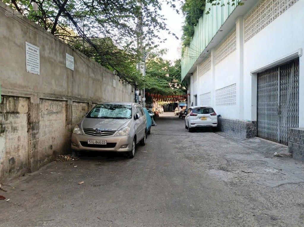 Chỉ 5.tí hẻm xe hơi ngay h.v cán bộ gần 50m2 ngang 4.5 sát mặt tiền.