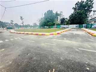 Hàng hiếm  ngay đại học quốc gia và đại học fpt  dt 100m  làn 2 quốc lộ 21  đường 2 ô tô tránh