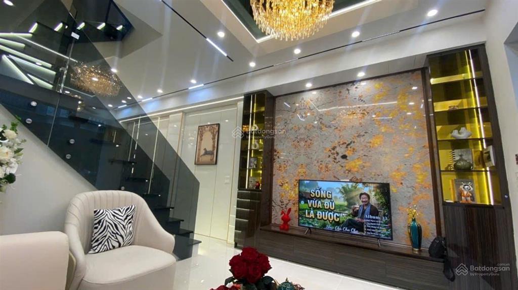 Nhà đẹp hoàng mai  45m x 5 tầng  giá chỉ nhỉnh 10 tỷ