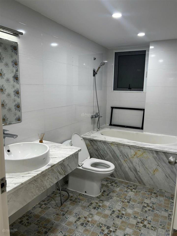 Bán/ cho thuê căn hiếm happy valley 3pn, ô xe hơi theo sổ, nhà trống xem ngay