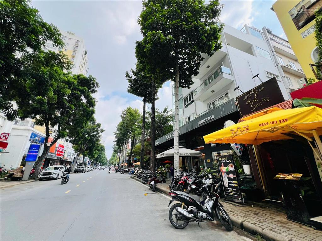 Cho thuê nhà phố góc 2 mặt tiền đắc địa trung tâm night town phú mỹ hưng