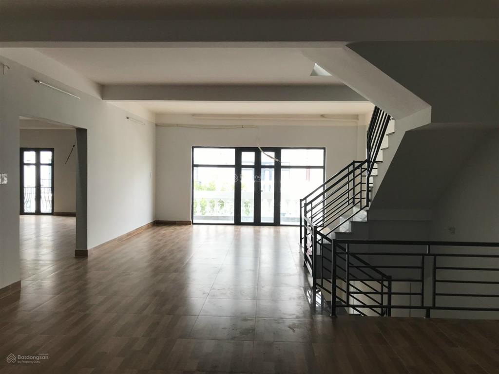 Bán nhà vincom phường tuy hòa tỉnh đăk lắk vị trí đẹp  anh hiệp 0988 433 ***