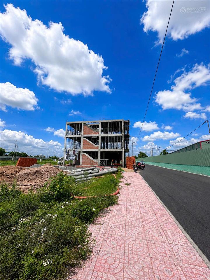 Đất mt hoàng phan thái, ngay trung tâm hành chính bình chánh, 80m², giá 2,4 tỷ, shr