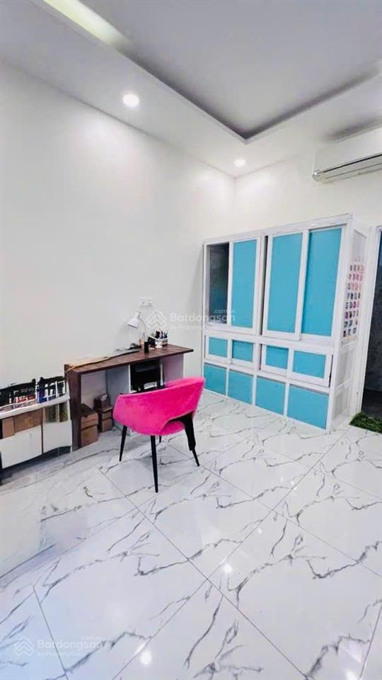 Nhà bán khu vip p4, tân bình  hoàng văn thụ  gần sân bay tsn  73m²  3 tầng  ngang 4.5m.